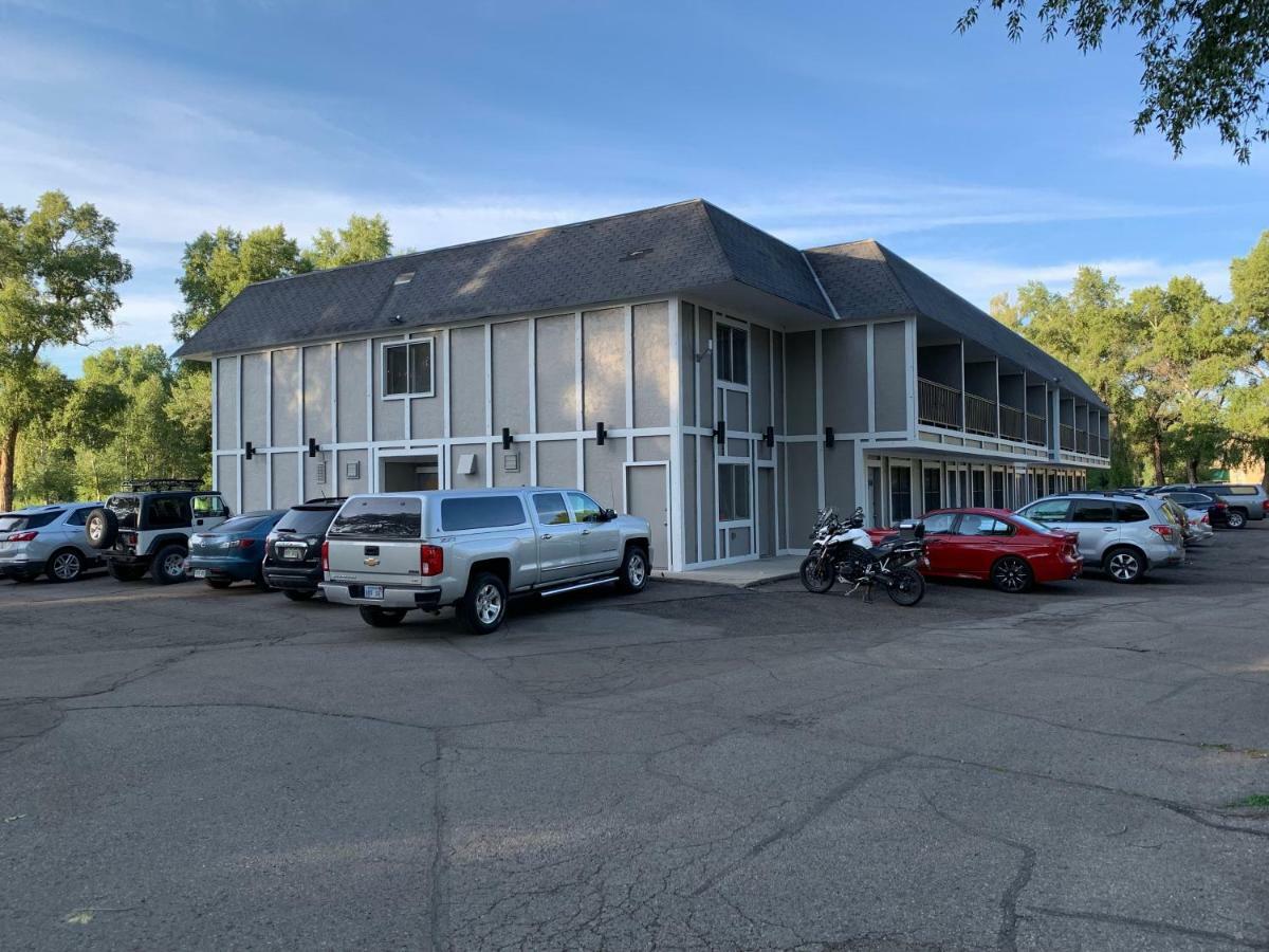 The Gunnison Inn At Dos Rios Golf Course Exterior photo